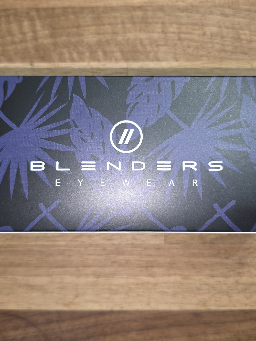 Blenders Eyewear Sunglasses & Bag